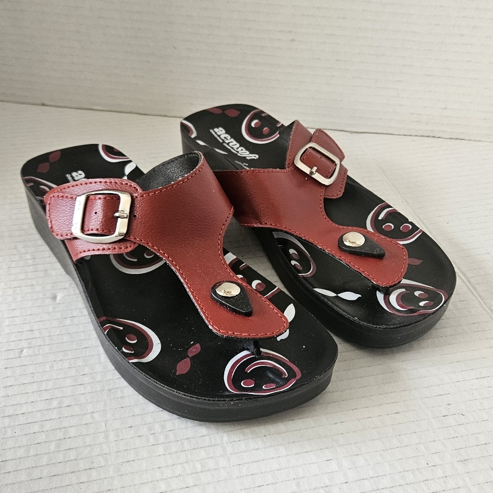 Aerosoft women's Emoji T- strap sandals size EU 38‎ US 7.5 - Picture 7 of 7